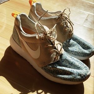 Floral Nike Roshe